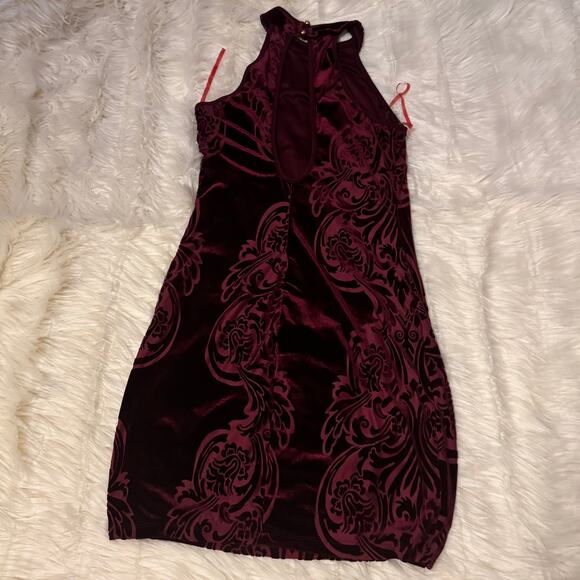 Size Medium Emerald Sundae Wine Velvet Dress - Picture 3 of 3